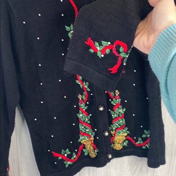 Victoria Jones Petite Embroidered Cardigan PM - Picture 5 of 5